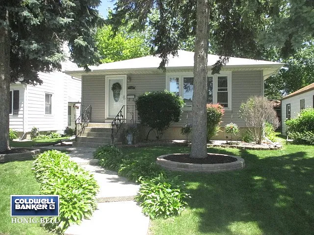 17827 Walter St photo 1
