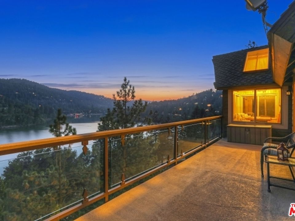 1st image of 422 Delle Dr