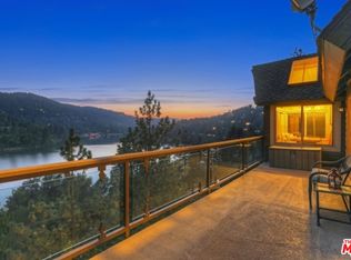 422 Delle Dr, Crestline, CA 92325