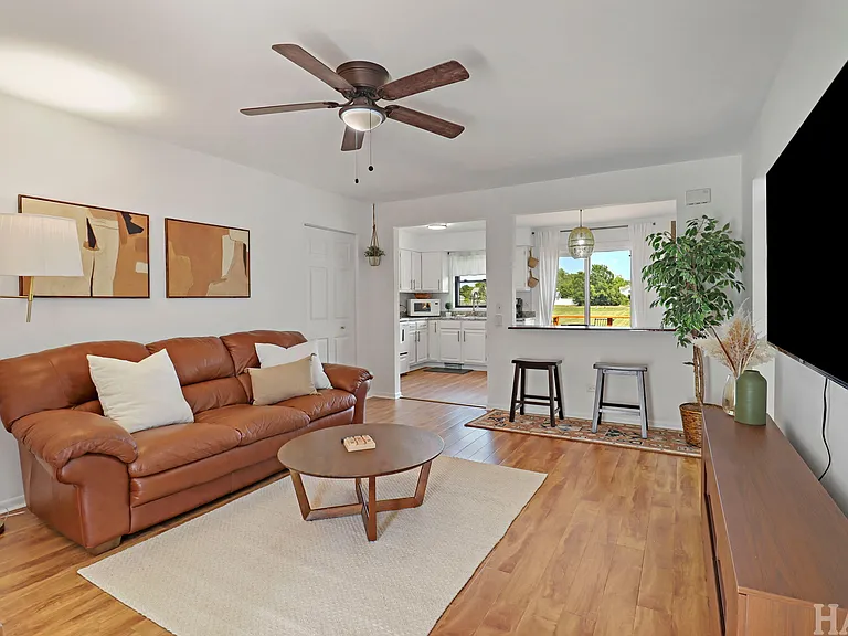 889 Belle Plaine Ave — Photo 1