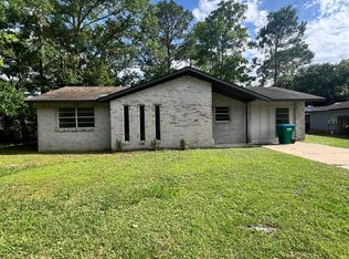 1909 University St, Gautier, MS 39553