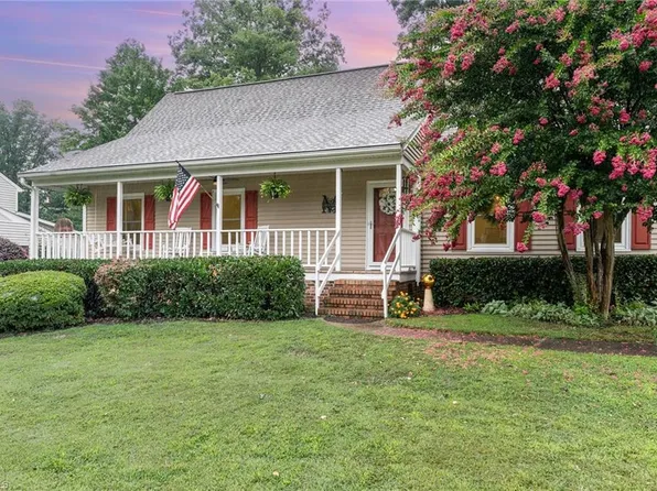1614 Heraldry Ln, Greensboro, NC 27455