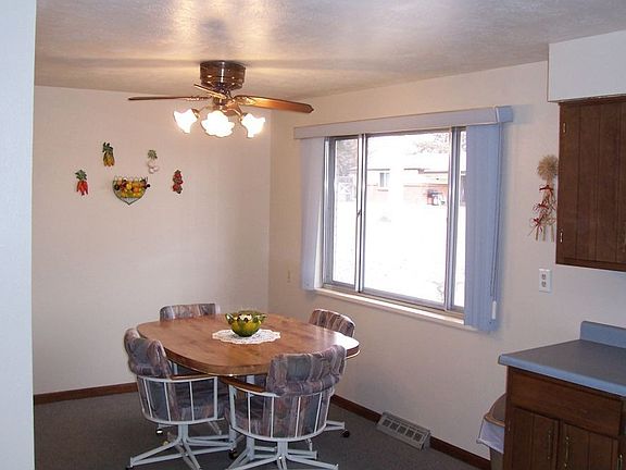 Eat-In Kitchen