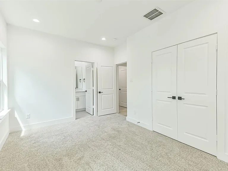 5703 Balbo St #F — Photo 34