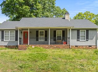 6915 Norchester Ct, Charlotte, NC 28227