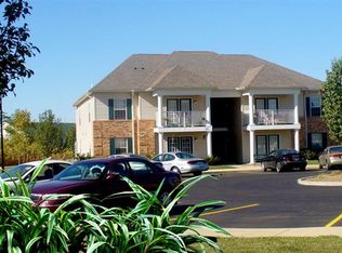 1608 Crown Rd APT 31, Greenville, IL 62246