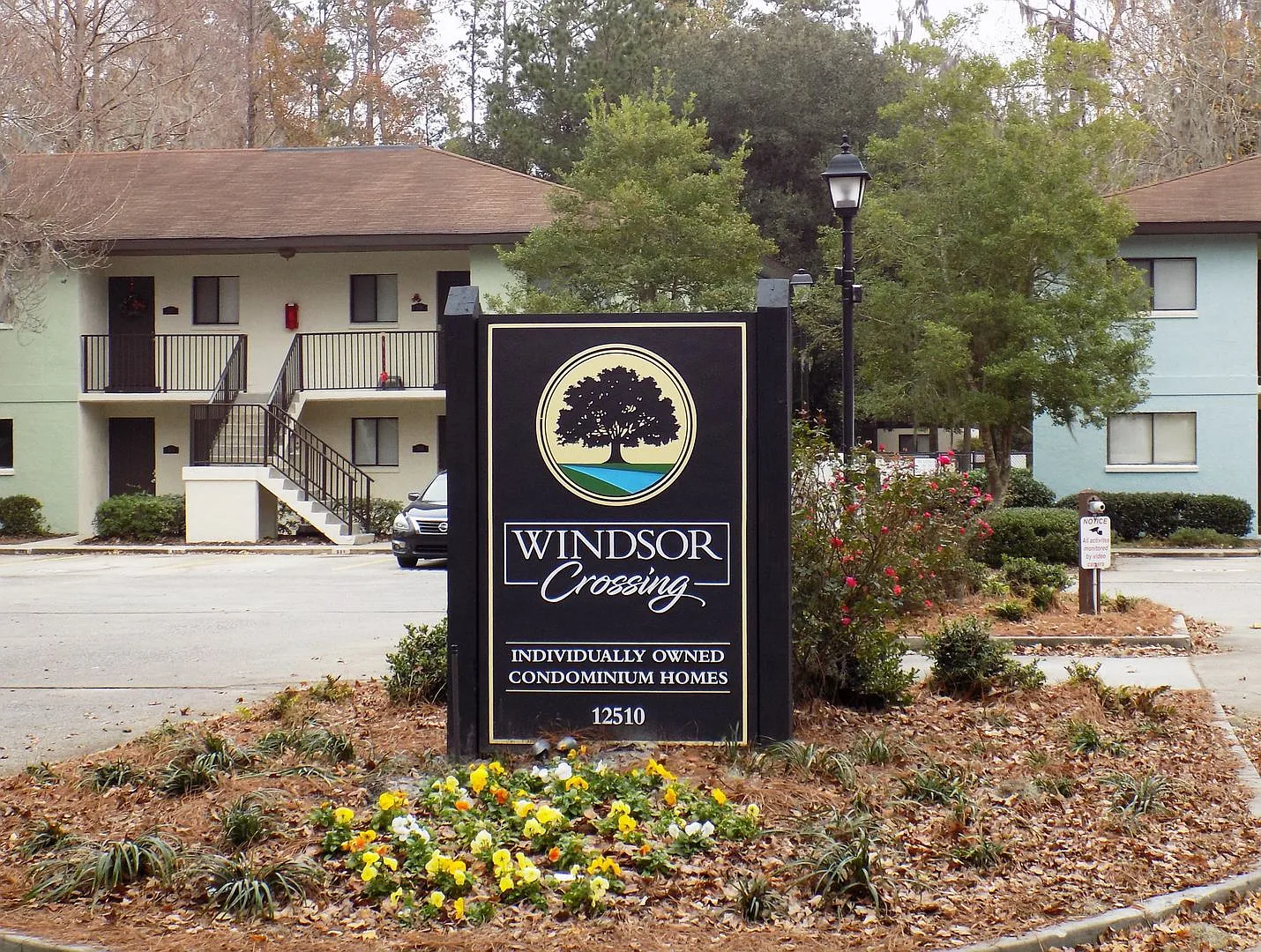 2 bed/2bath Condo on White Bluff close to Coffee Bluff and Truman PKWY! — Photo 2