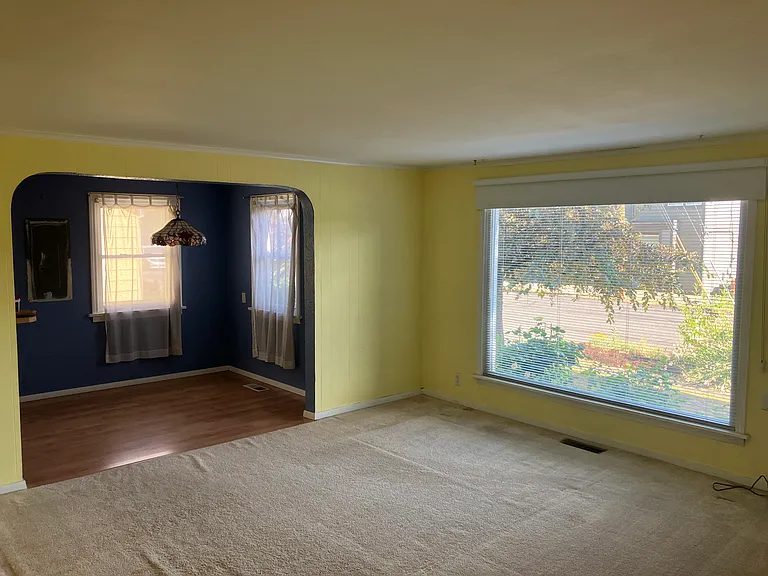 1103 Adele St — Photo 2