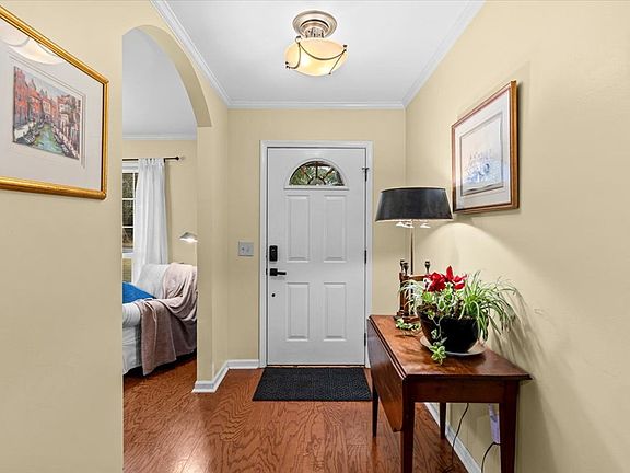 4th image of 108 Sandy Springs Rd