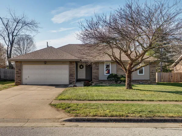 2672 W Village Terrace, Springfield, MO 65810