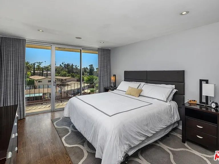 2260 N Cahuenga Blvd #502 — Photo 14