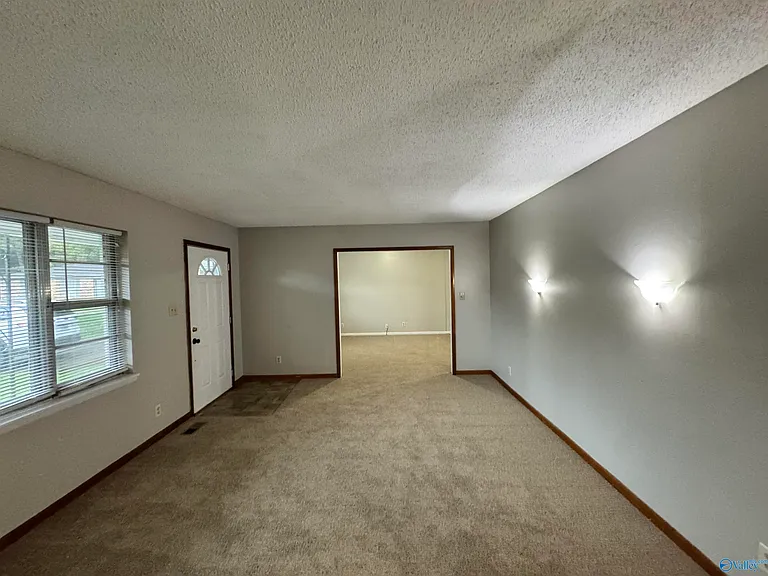 3812 Melody Cir NE — Photo 2