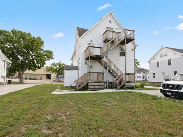 1015 W 22nd St - Cedar Falls