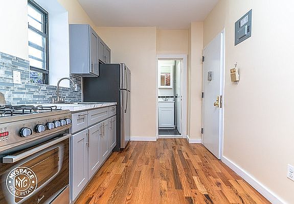 2nd image of 134 Boerum St APT C5