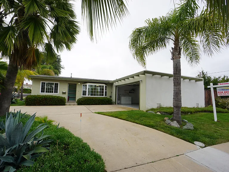 4650 Mount Longs Dr — Photo 2