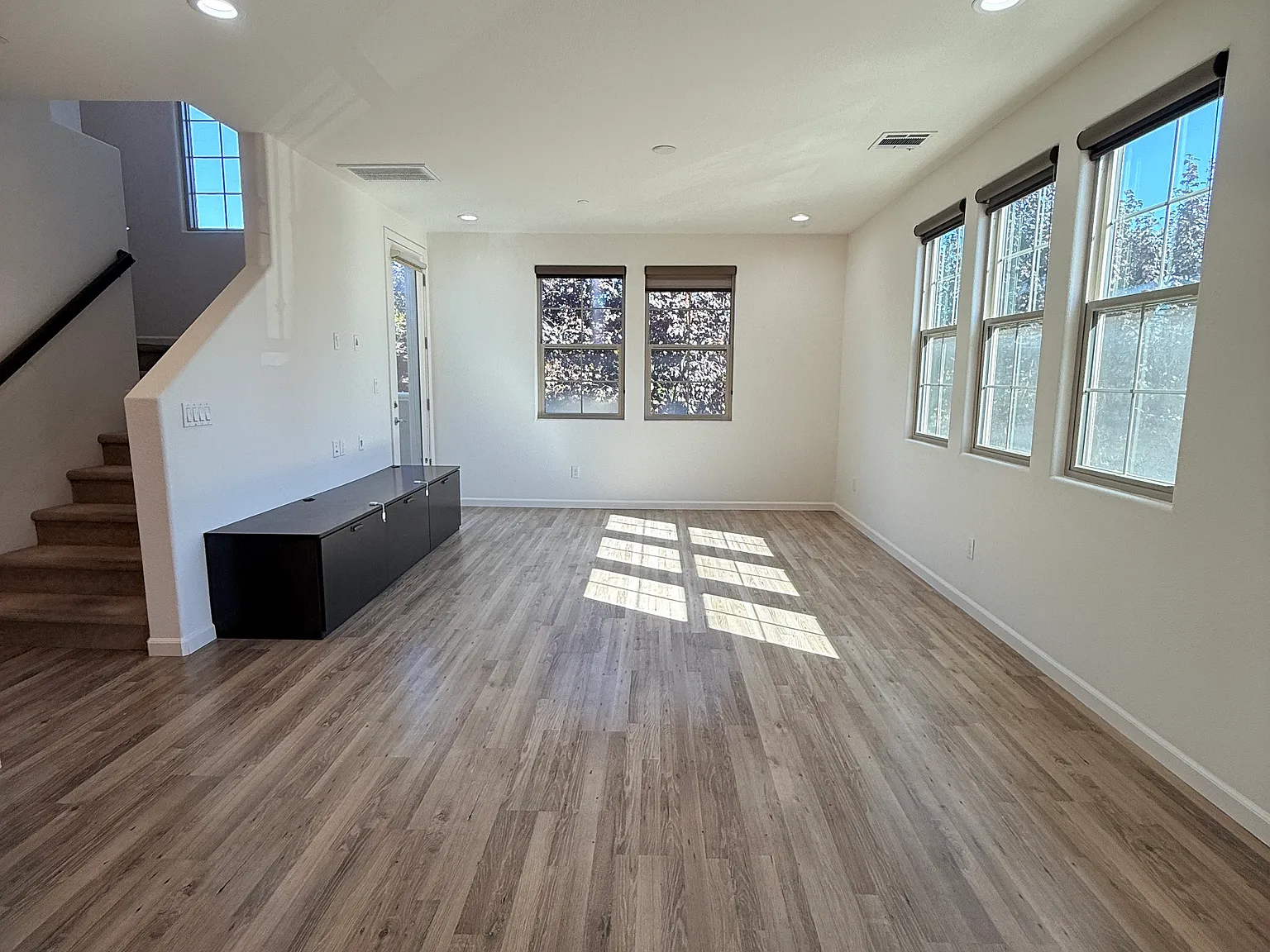 1907 Journey St — Photo 1