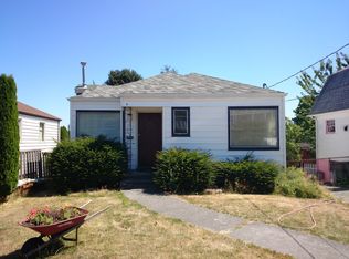 3040 Belvidere Ave SW, Seattle, WA 98126