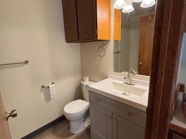 Clay St ( 237CLAY ), 237 SE Clay St APT 6, Dallas, OR 97338