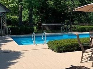 23W300 Kimberwick Ln, Naperville, IL 60540
