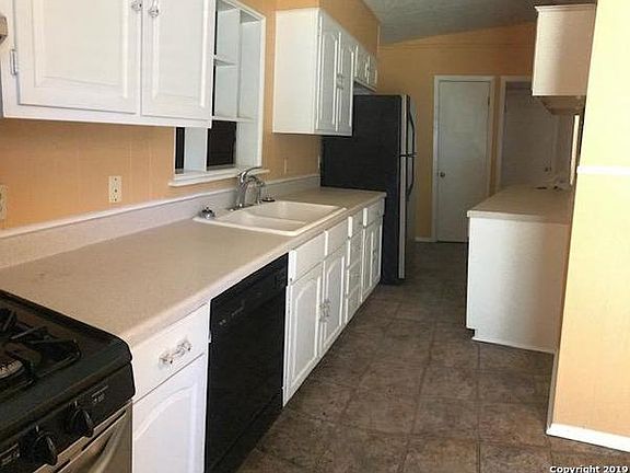 3rd image of 323 Meadowood Ln