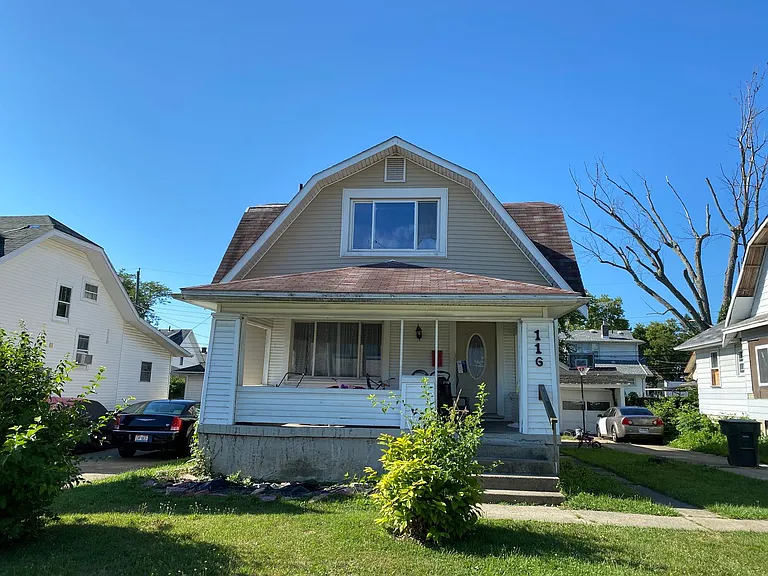 116 Redwood Ave — Photo 1