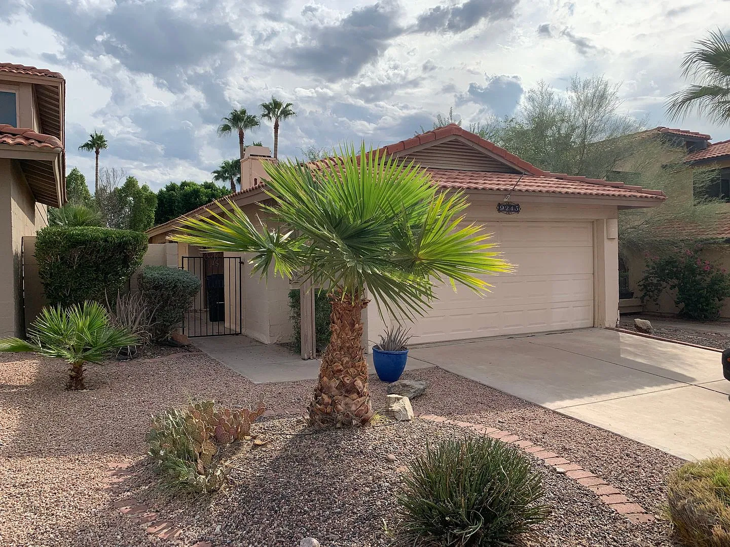 2 bedroom in Ahwatukee — Photo 2