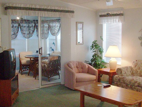 4th image of 1180 Chokoloskee Dr #3