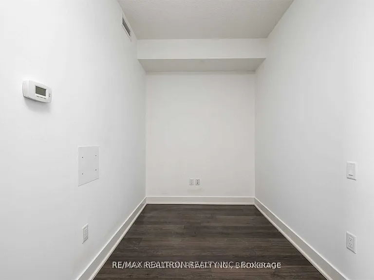 30 Roehampton Ave #1606 — Photo 7