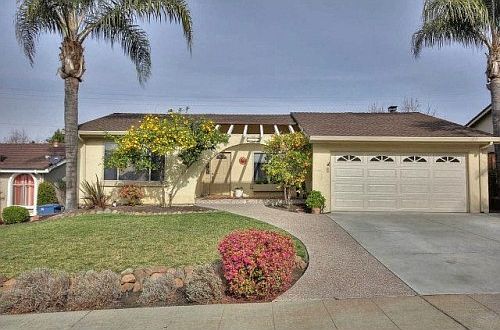 1st image of 2141 Lacey Dr