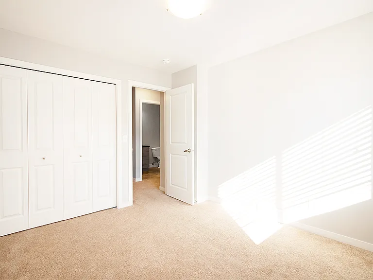 100 Southview Cres #1401 — Photo 18