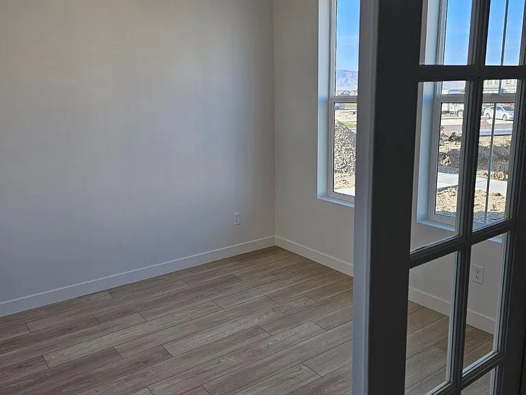 10027 N Torreya Dr — Photo 2