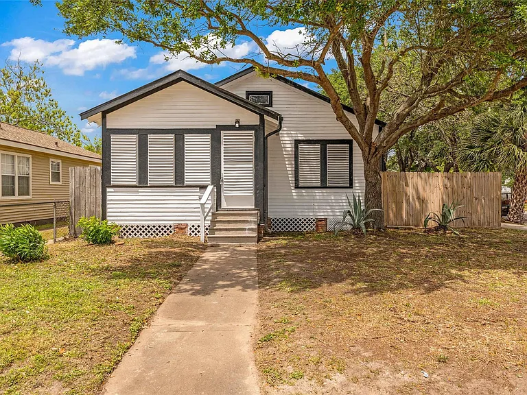 4102 Ursuline St — Photo 1