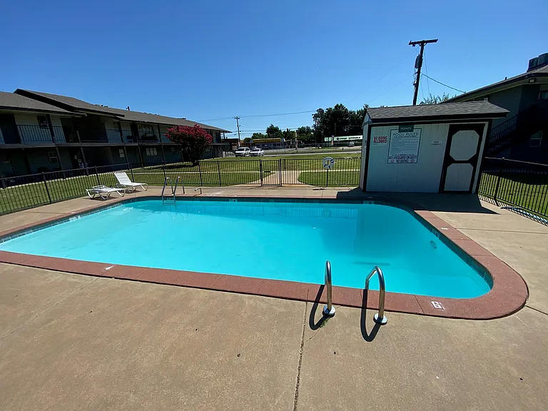 2325 N Meridian Ave #11 — Photo 4