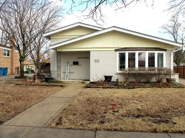 5123 Wolfe Dr, Oak Lawn, IL 60453