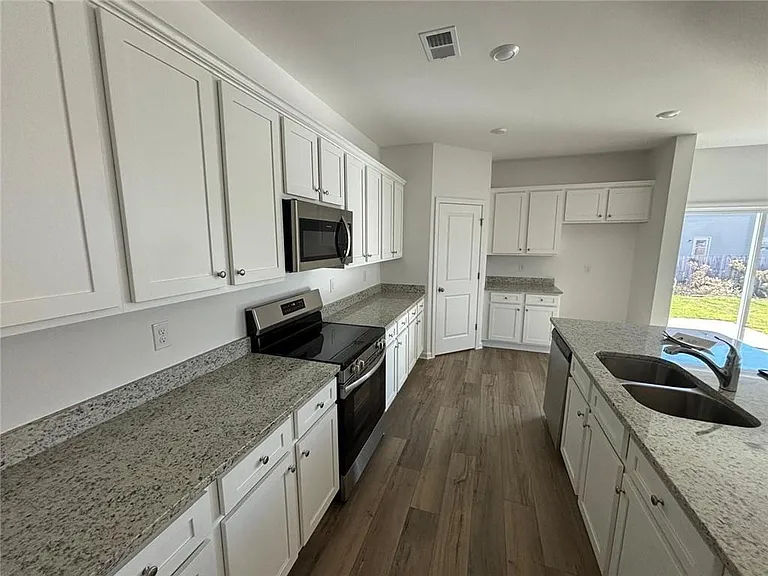 140 Red Maple Way — Photo 7