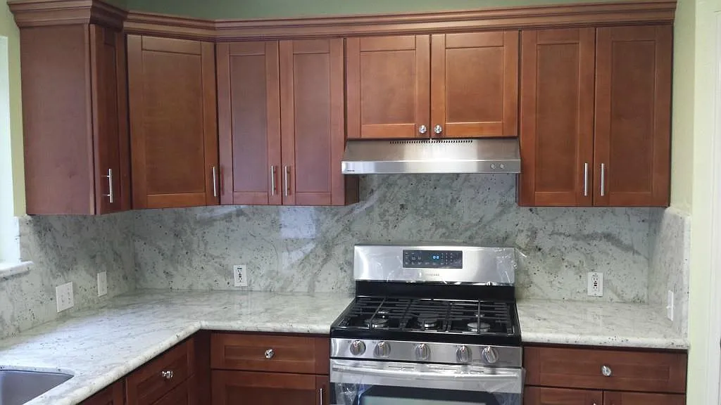 3 bed, 2.5 bath, 2443 sqft, $2,395 — Photo 3