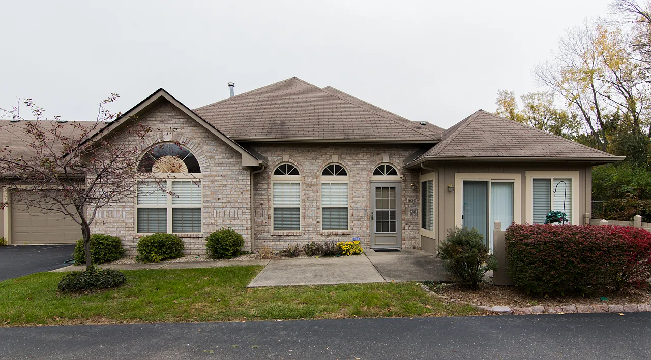 1630 Briarstone Way photo 1