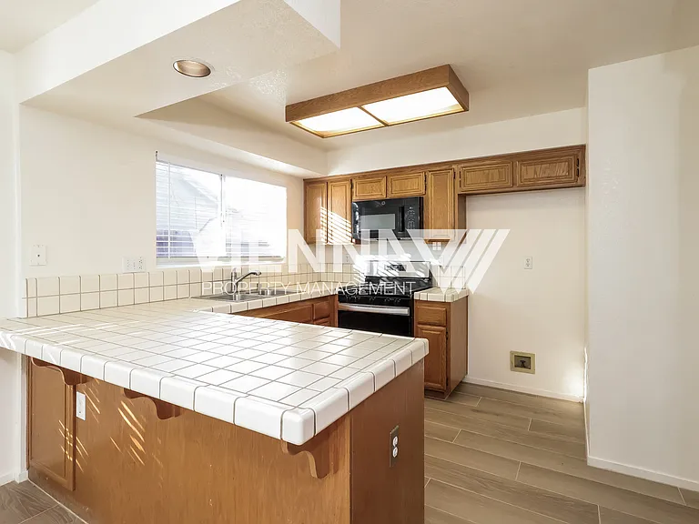 8263 Windwood Way — Photo 6
