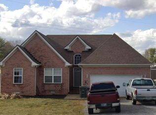 106 Irish Oaks Dr, Portland, TN 37148
