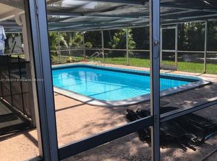 7130 Granada Blvd, Hollywood, FL 33023