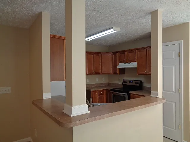 308 Schoolhouse Ct — Photo 4