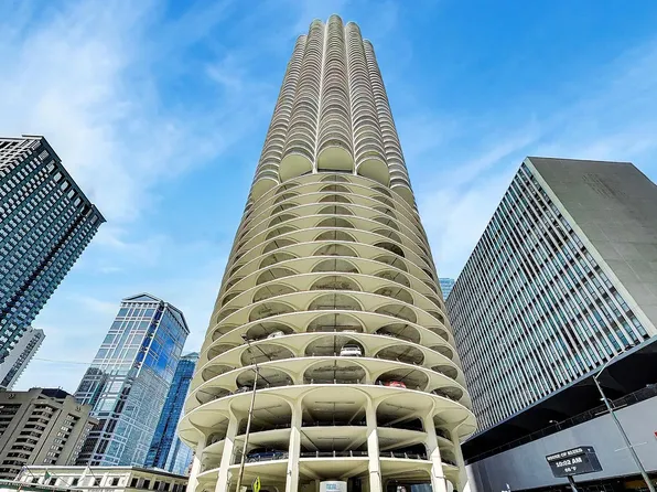 300 N State St, Chicago, IL