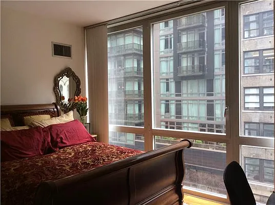 Sold by R New York | media 1