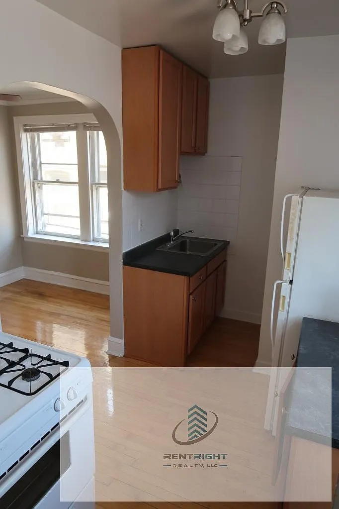 1 bed, 1.0 bath, 700 sqft, $1,500 — Photo 1