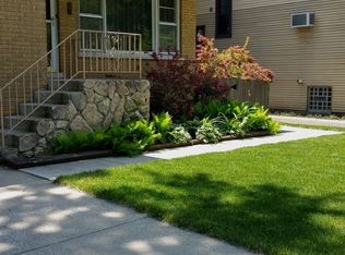 15 Lafayette Rd, Riverside, IL 60546