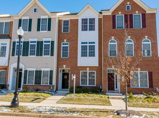 25450 S Riding Blvd, Chantilly, VA 20152