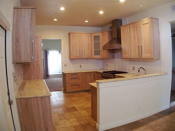 2nd image of 2117 Home Show Ln