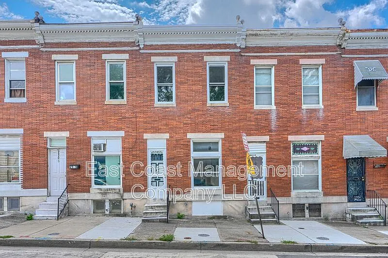 3 bed, 1.0 bath, 1208 sqft, $1,450 — Photo 2