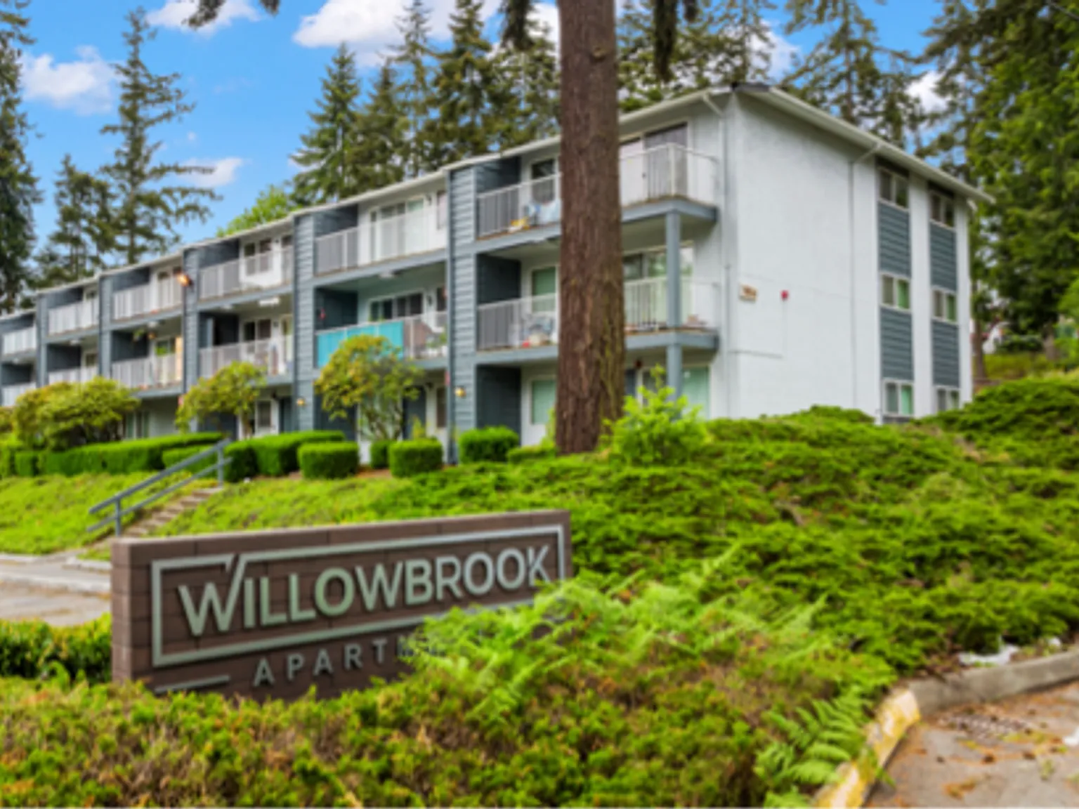 Willowbrook Apartments — Photo 1