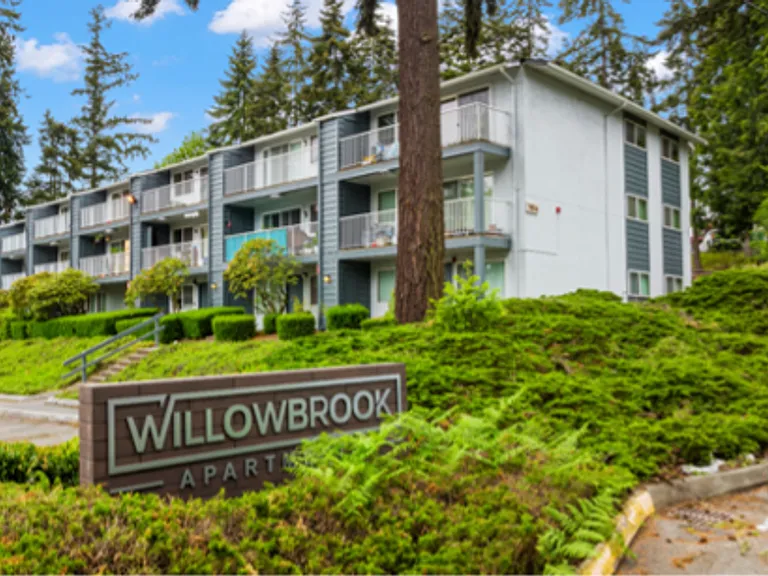 Willowbrook Apartments — Photo 1
